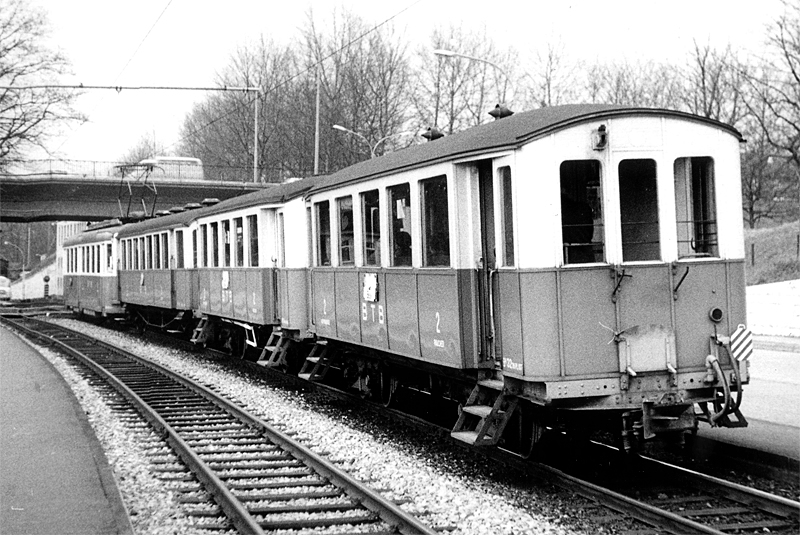 B 32