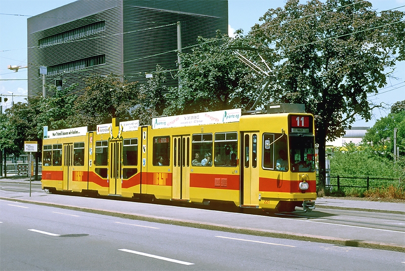Be 4/8 221