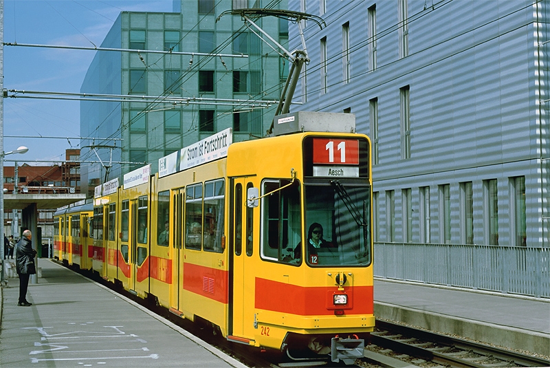 Be 4/8 242