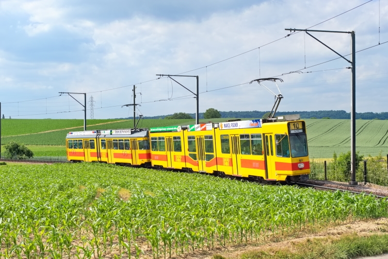 Be 4/8 247 mit Be 4/6 106