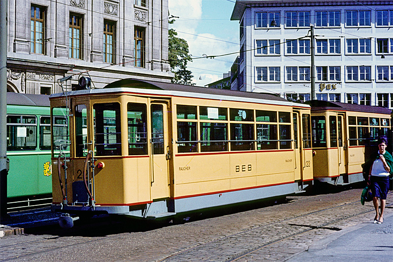 B3 22