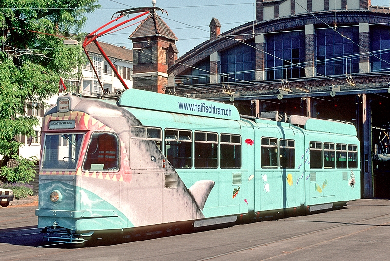 Be 4/6 602 «Haifischtram»