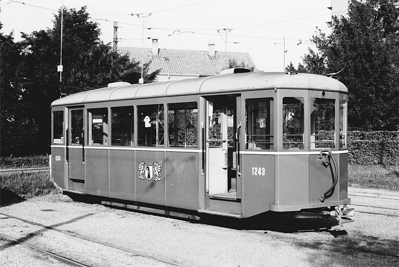 B2 1243