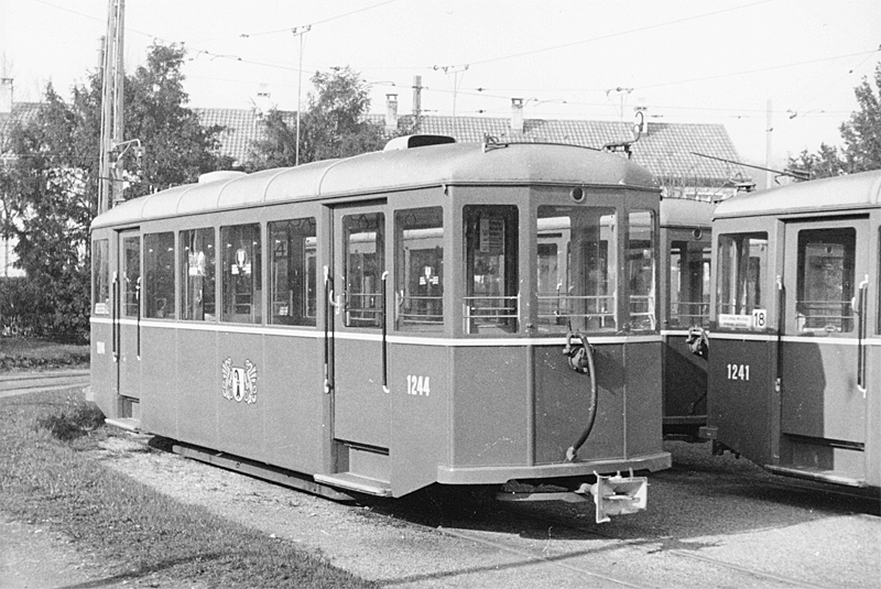 B2 1244