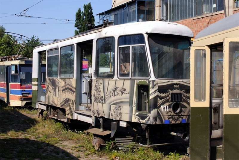 Tw 711