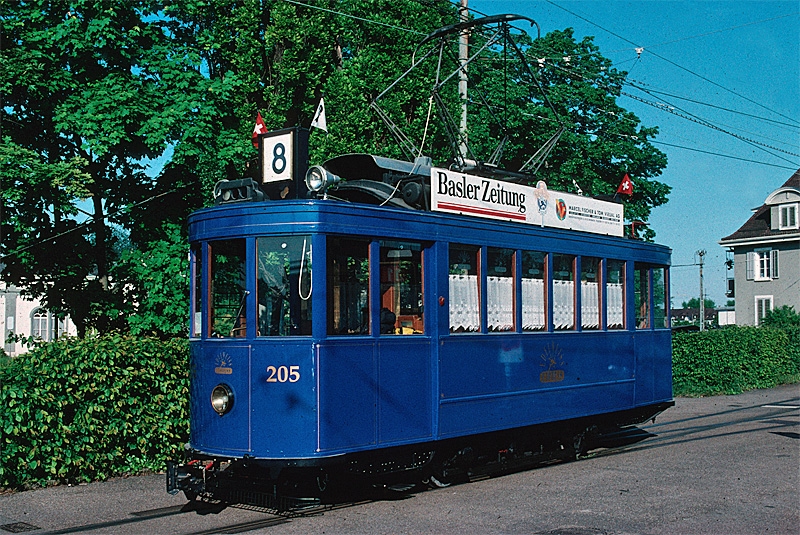 Be 2/2 205 &laquo;Edelweiss Express&raquo;Be 2/2 205 &laquo;Edelweiss-Express&raquo;